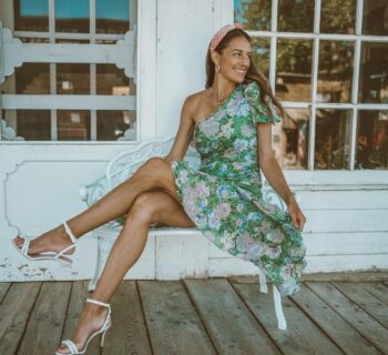 Diva autoritaire aux bottes de cuir cherchant son soumis obéissant à Colomiers rencontre-Colomiers