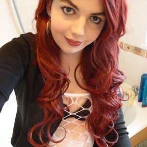 Je smoote mes pieds pour toi Emilie - rencontre-Dominatrice-Mérignac