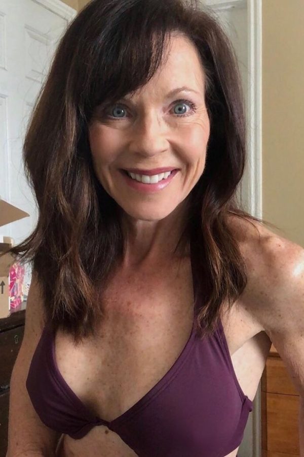 Claire – 59 ans — Soumis, je commande rencontre-Dominatrice-Versailles