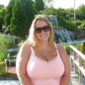 Lorie - rencontre-Dominatrice-Nantes