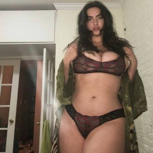 Chaleur + besoin de soumission Emilie - rencontre-Milf-Colombes