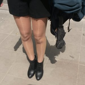 J’ai besoin d’un mec à genoux pour mon anniversaire Roxane - rencontre-BDSM-Cagnes-sur-Mer