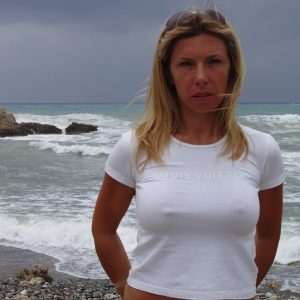 Je cherche un soumis réel Emma - rencontre-Dominatrice-Nantes