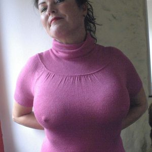 Cherche soumis pour routine sévère Mallory - rencontre-Dominatrice-Vaulx-en-Velin